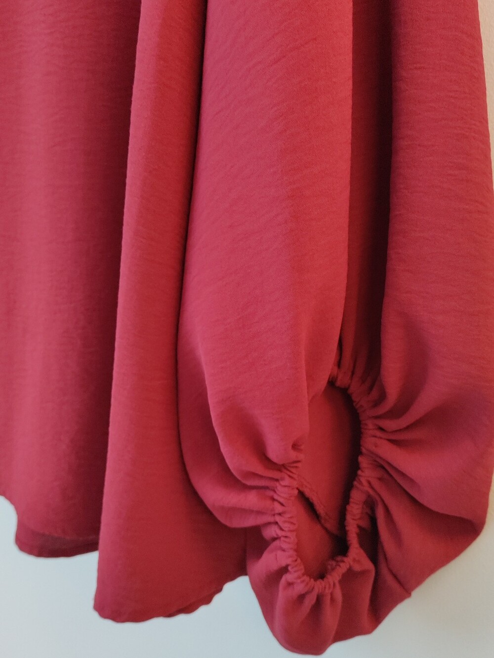 JODIFL Red V-Neck Blouse Size L - Picture 7 of 11